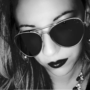 Meet your Posher, Eliza